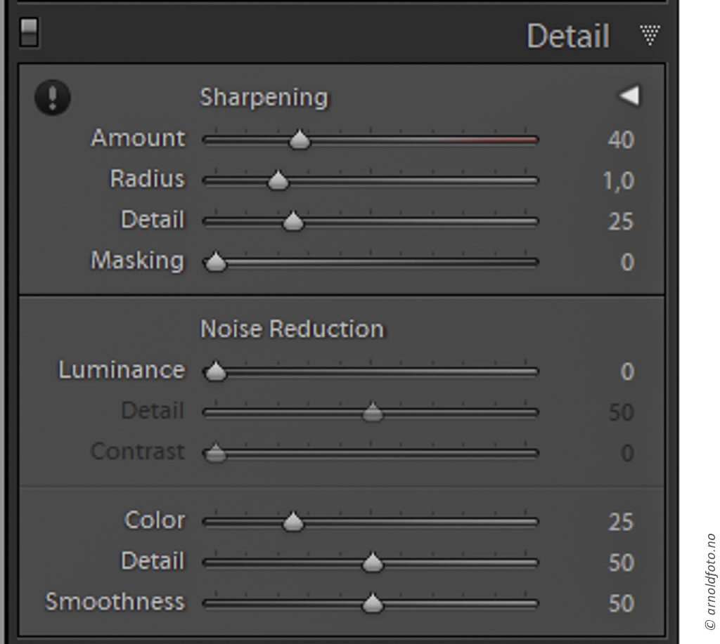 I panelet Detail kan du se Adobes default Develop Settings