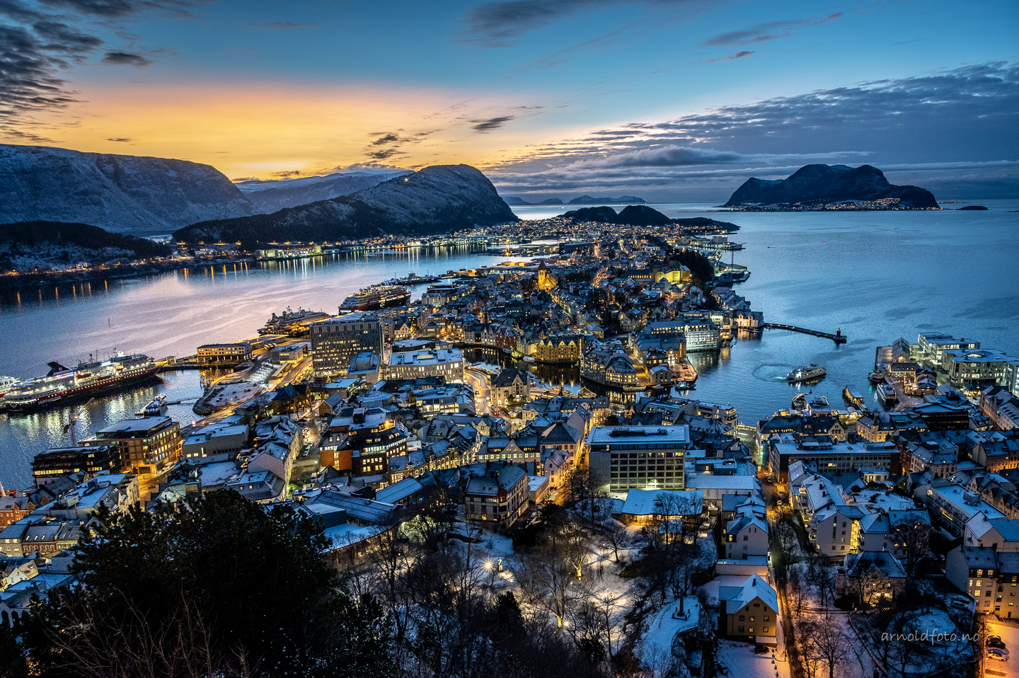 Bilde av Ålesund, tatt fra Fjellstua